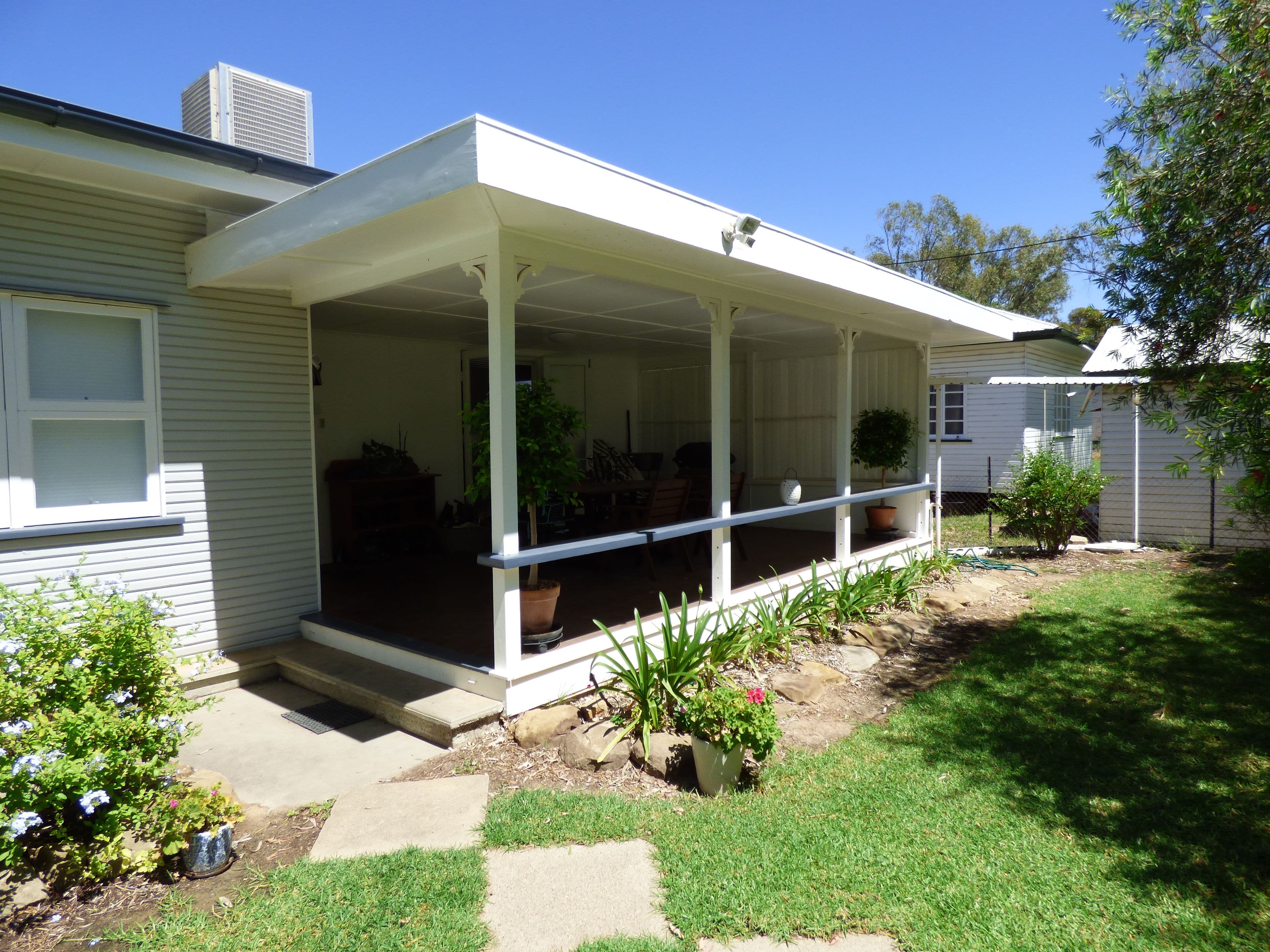 76 Northern Road, Roma QLD 4455, Roma - Thumbnail 2