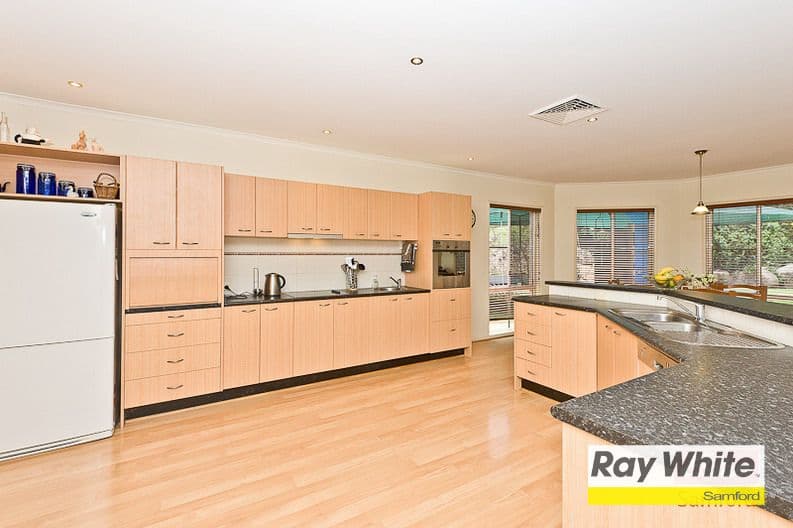 6 Smallwood Court, Samford Valley QLD 4520, Samford Valley - Thumbnail 5