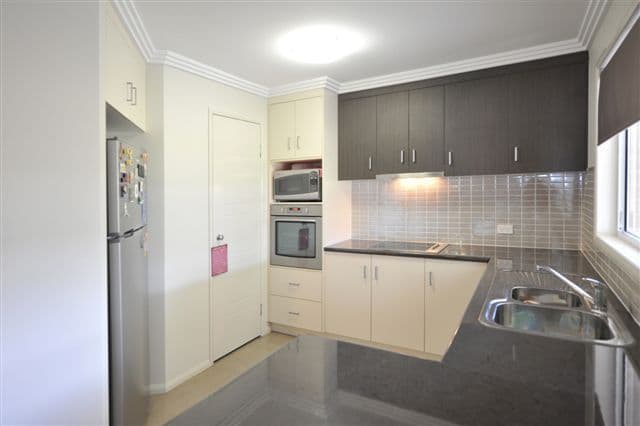 32 Elizabeth Kenny Court, HARRISTOWN QLD 4350, Harristown - Thumbnail 3