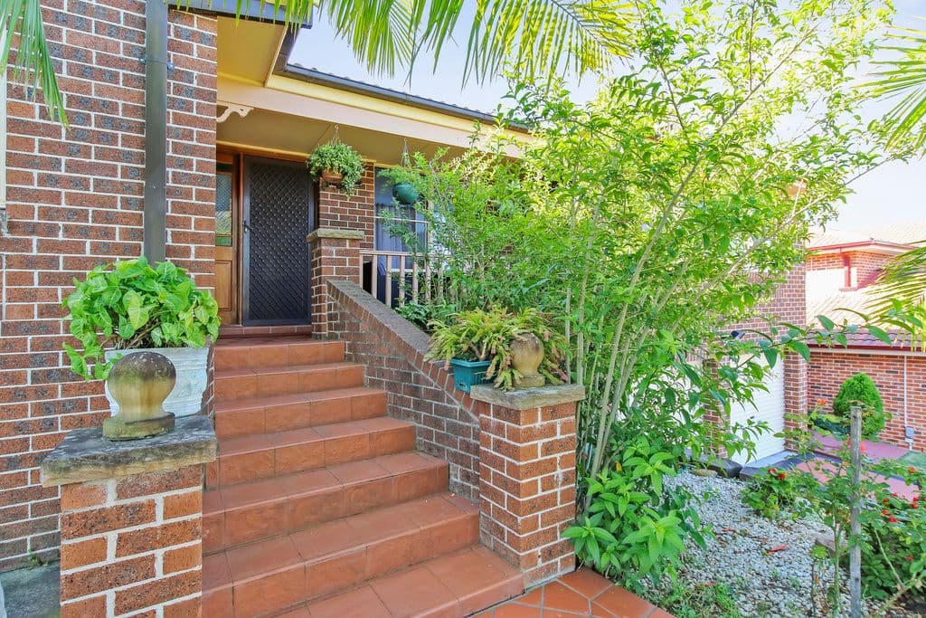 9 Robin Street, Hinchinbrook NSW 2168, Hinchinbrook - Thumbnail 2
