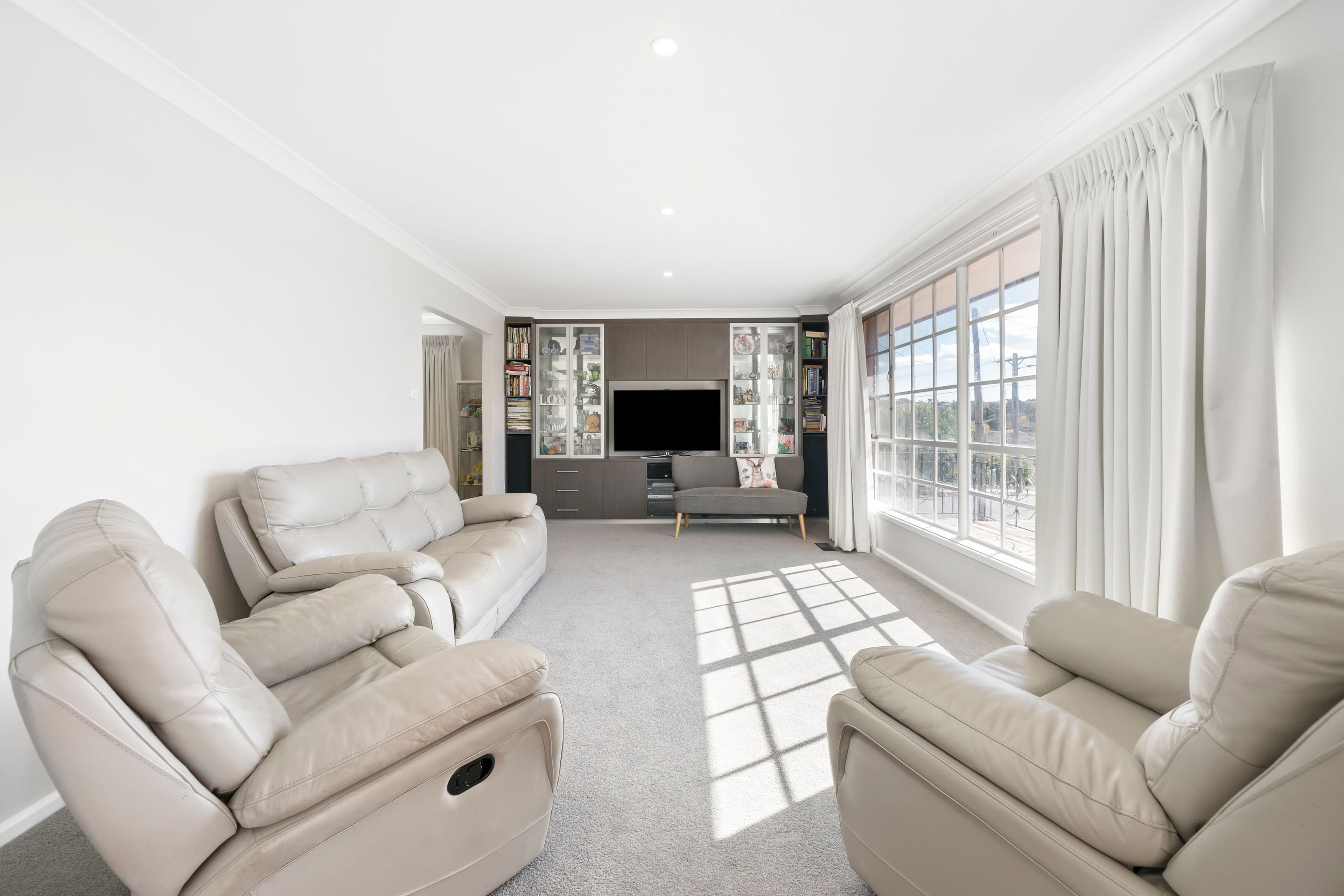 24 Charles Street, Queanbeyan NSW 2620, Queanbeyan - Thumbnail 2
