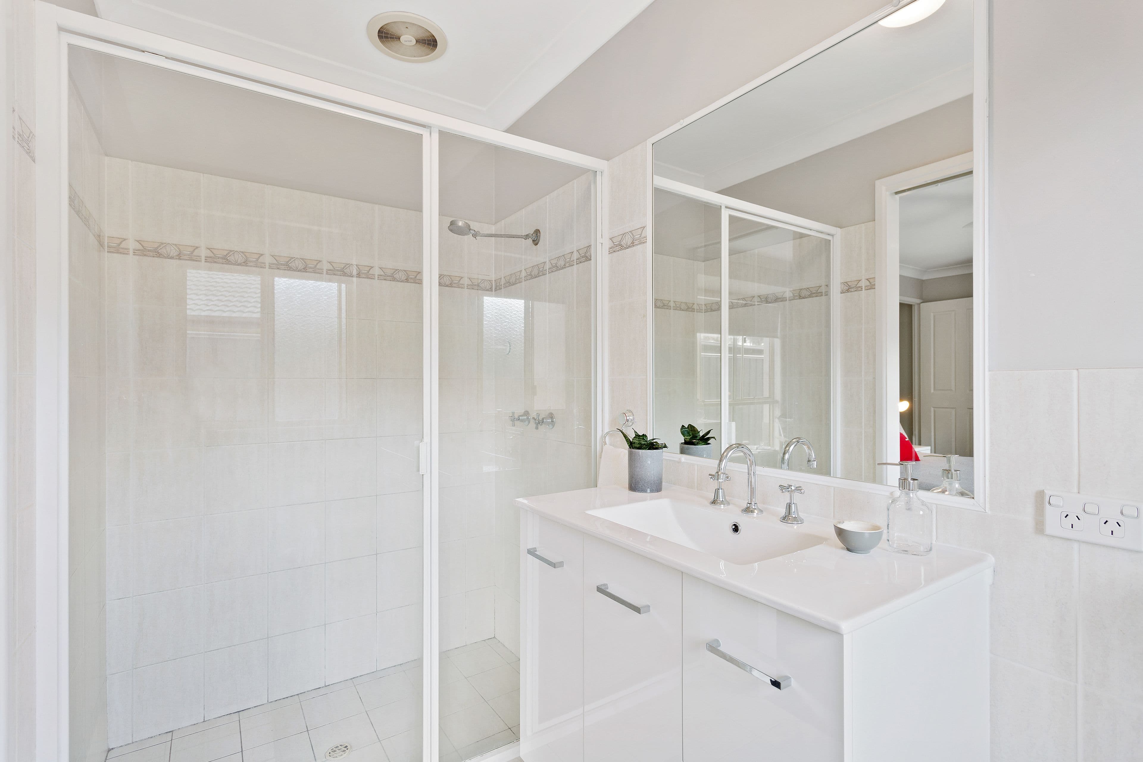 42 Lambor Drive, Mudgeeraba QLD 4213, Mudgeeraba - Thumbnail 6