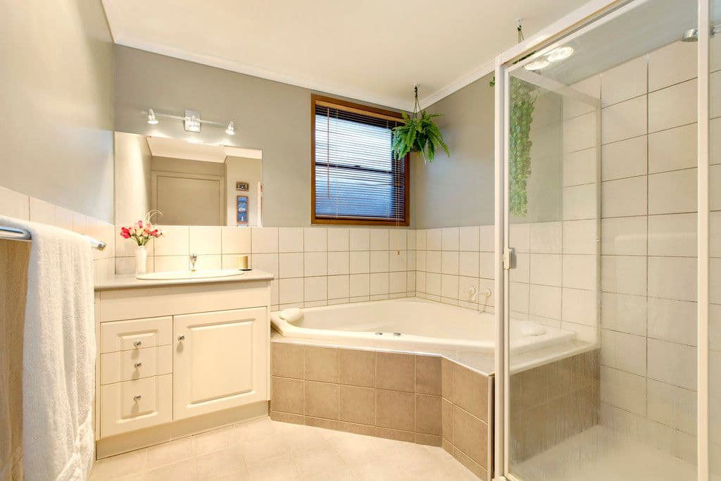 10 Hale Avenue, Mount Clear VIC 3350, Mount Clear - Thumbnail 7