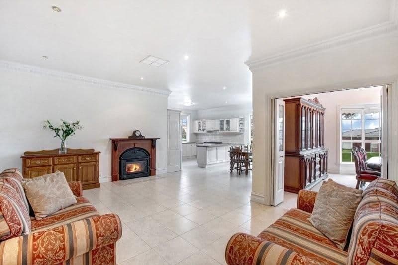 16 Pickersgill Crescent, ROXBURGH PARK VIC 3064, Roxburgh Park - Thumbnail 3