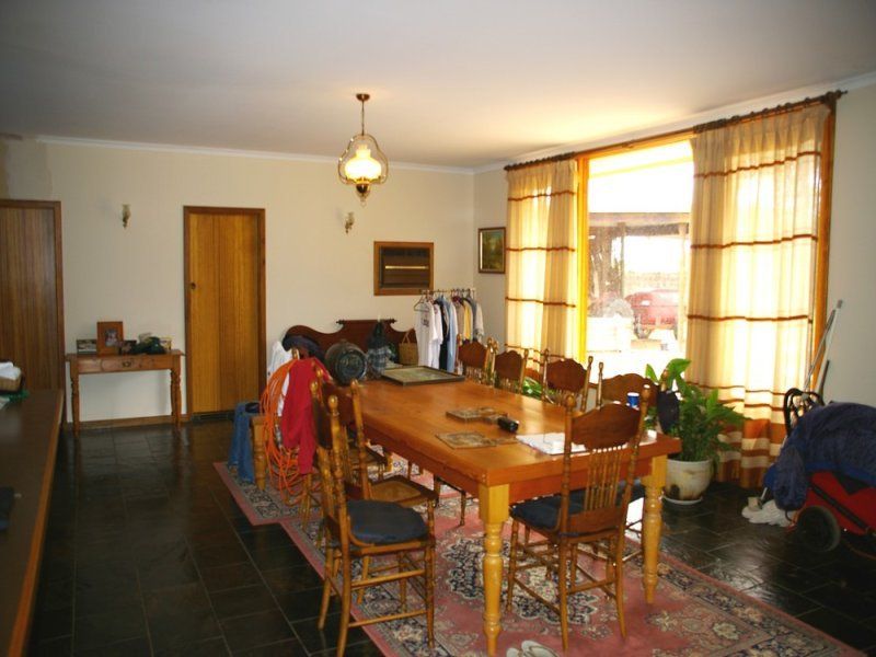 12 Orroroo Street, RENMARK SA 5341, Renmark - Thumbnail 4