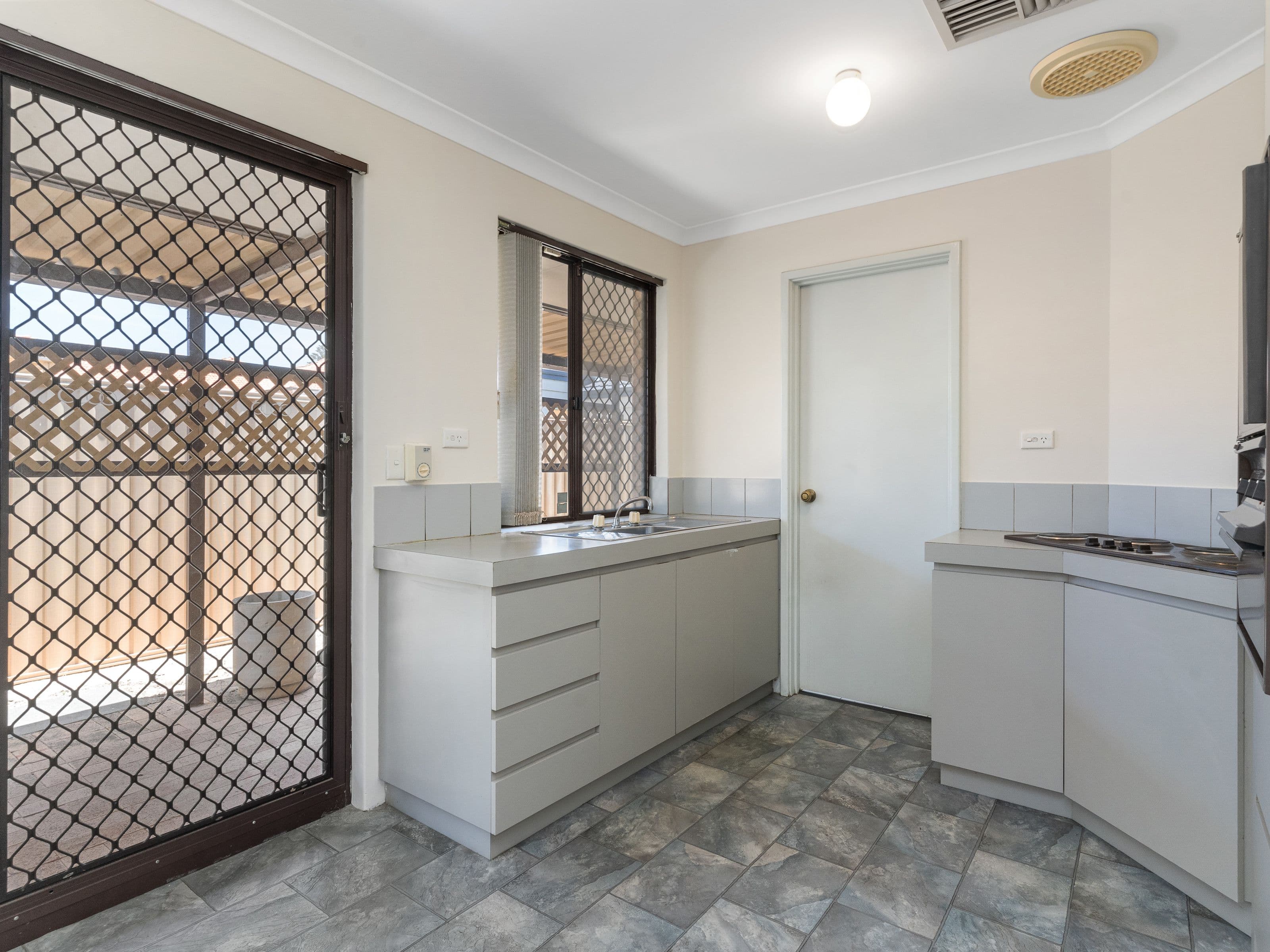 21 Doust Street, Cannington WA 6107, Cannington - Thumbnail 2