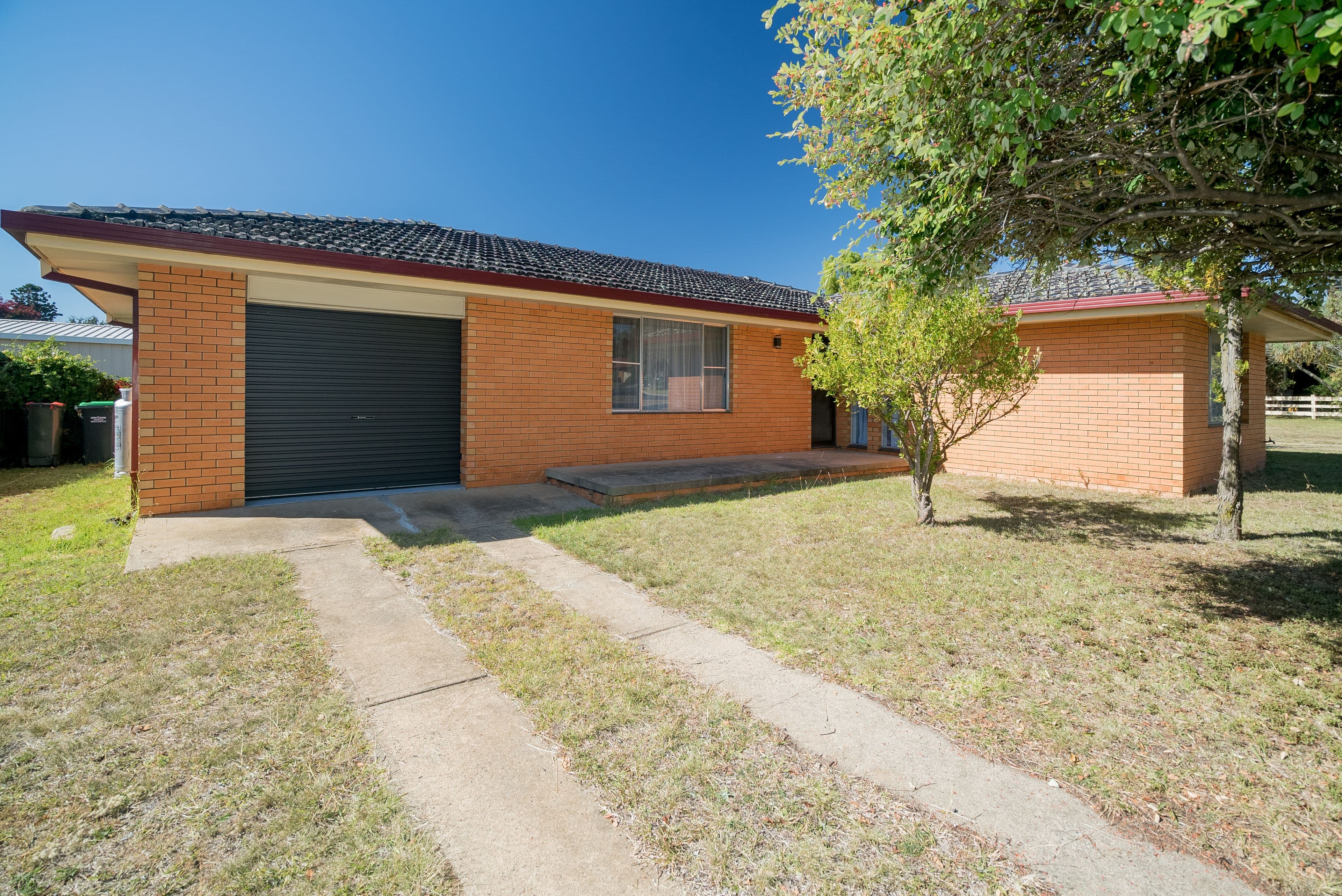 1 Hawthorne Close, Armidale - Image 1