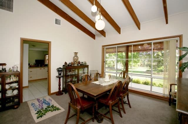 8 Clare Avenue, LAKE ALBERT NSW 2650, Lake Albert - Thumbnail 3