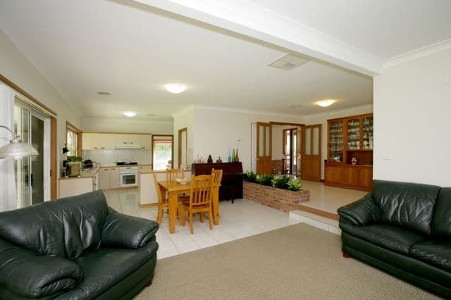 8 Clare Avenue, LAKE ALBERT NSW 2650, Lake Albert - Thumbnail 6