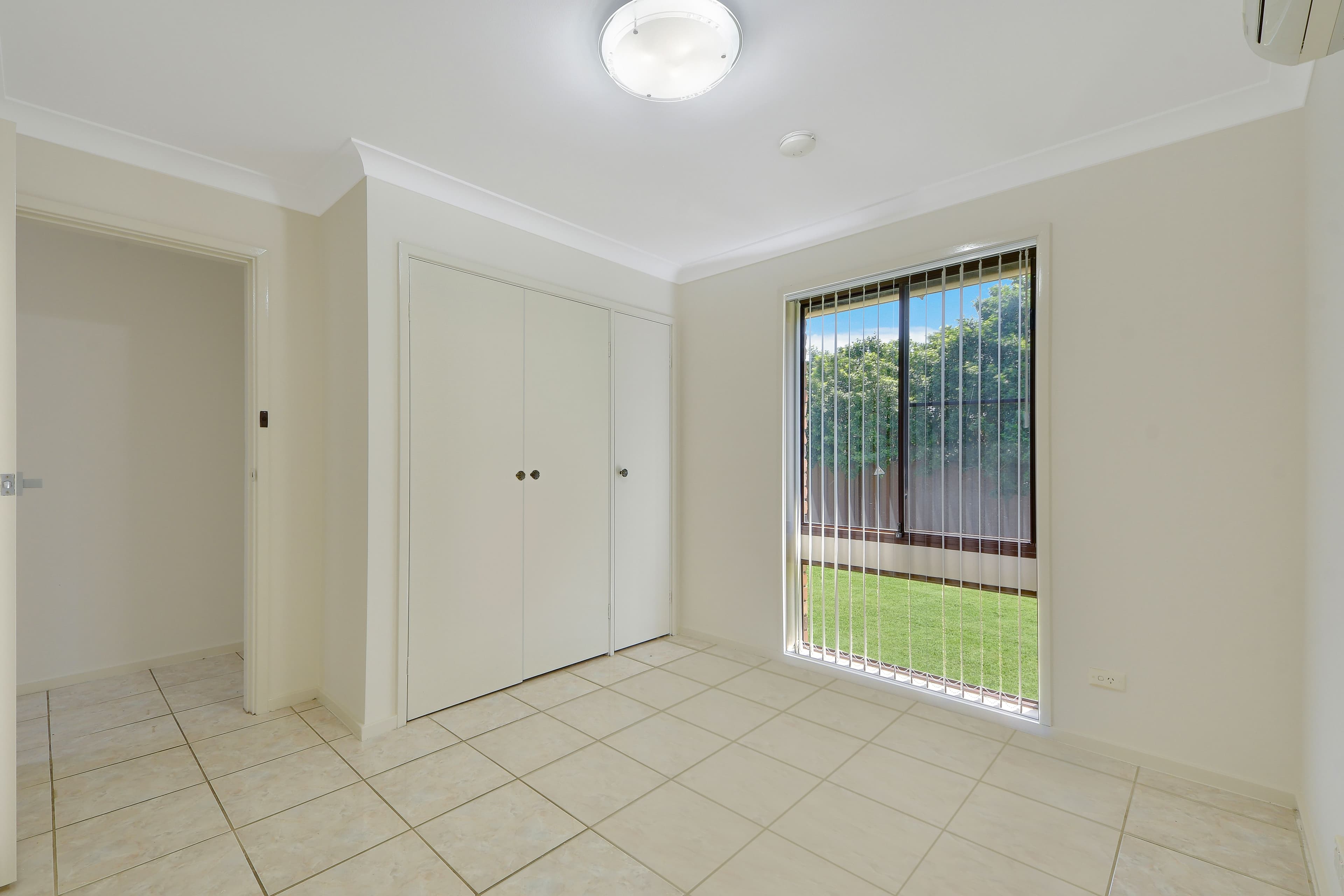 19 Guernsey Avenue, Minto - Thumbnail 7