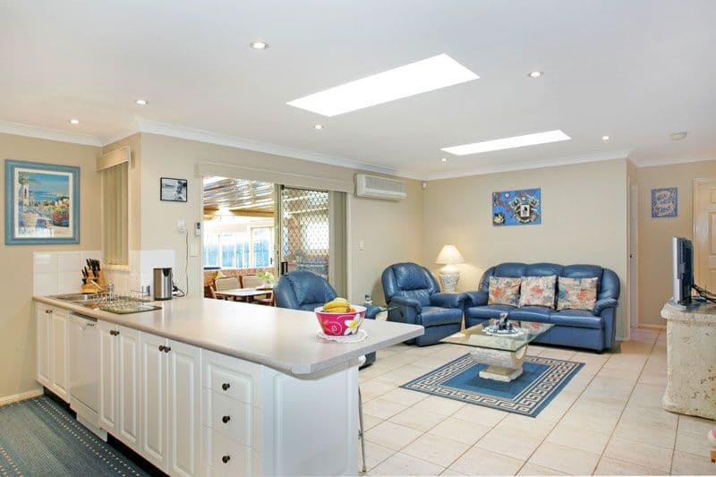 259 Cresthaven Avenue, BATEAU BAY NSW 2261, Bateau Bay - Thumbnail 2
