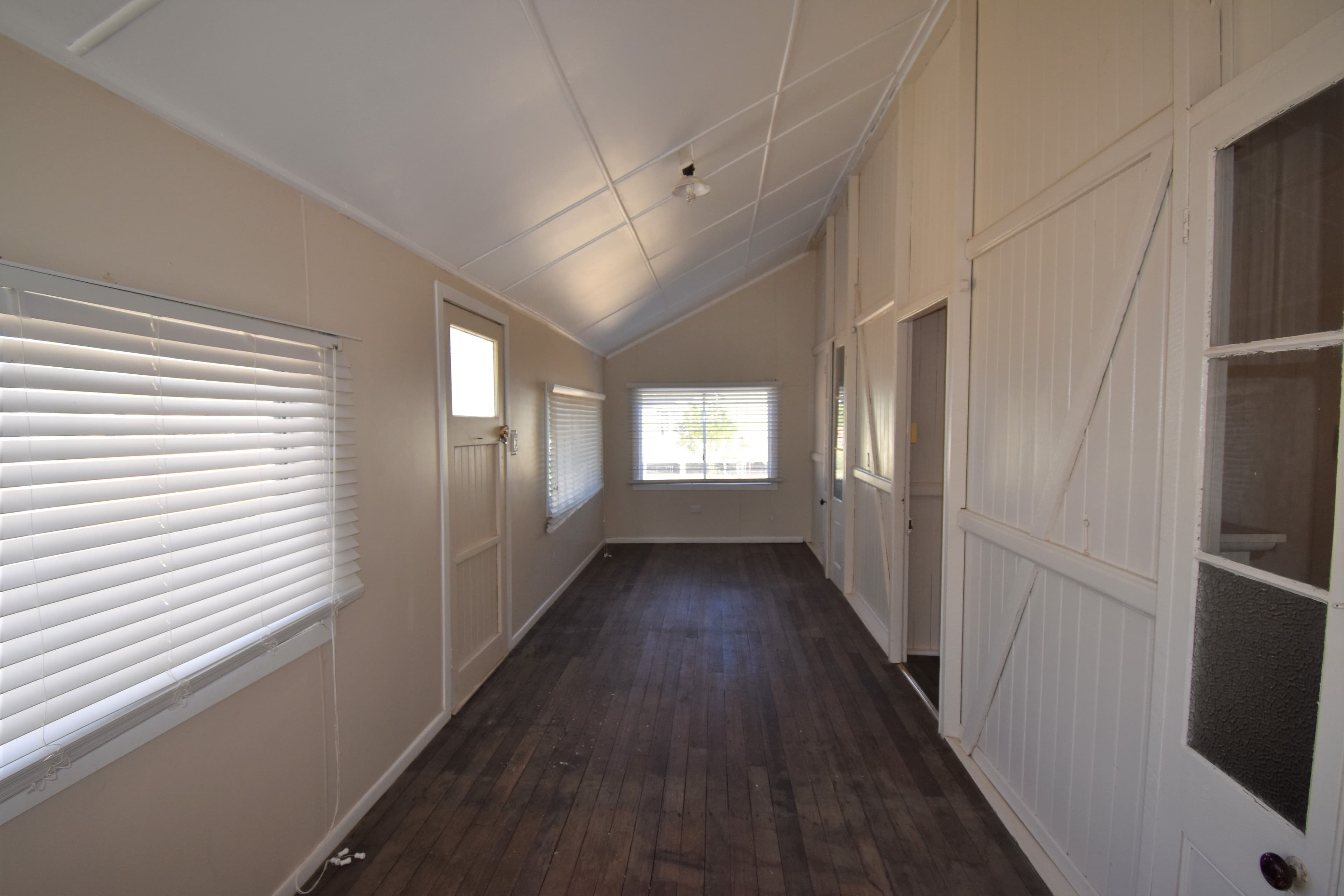 54 Willow Street, Barcaldine QLD 4725, Barcaldine - Thumbnail 2