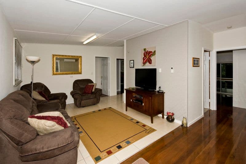 19 Trevelloe Street, ROCHEDALE SOUTH QLD 4123, Rochedale South - Thumbnail 5