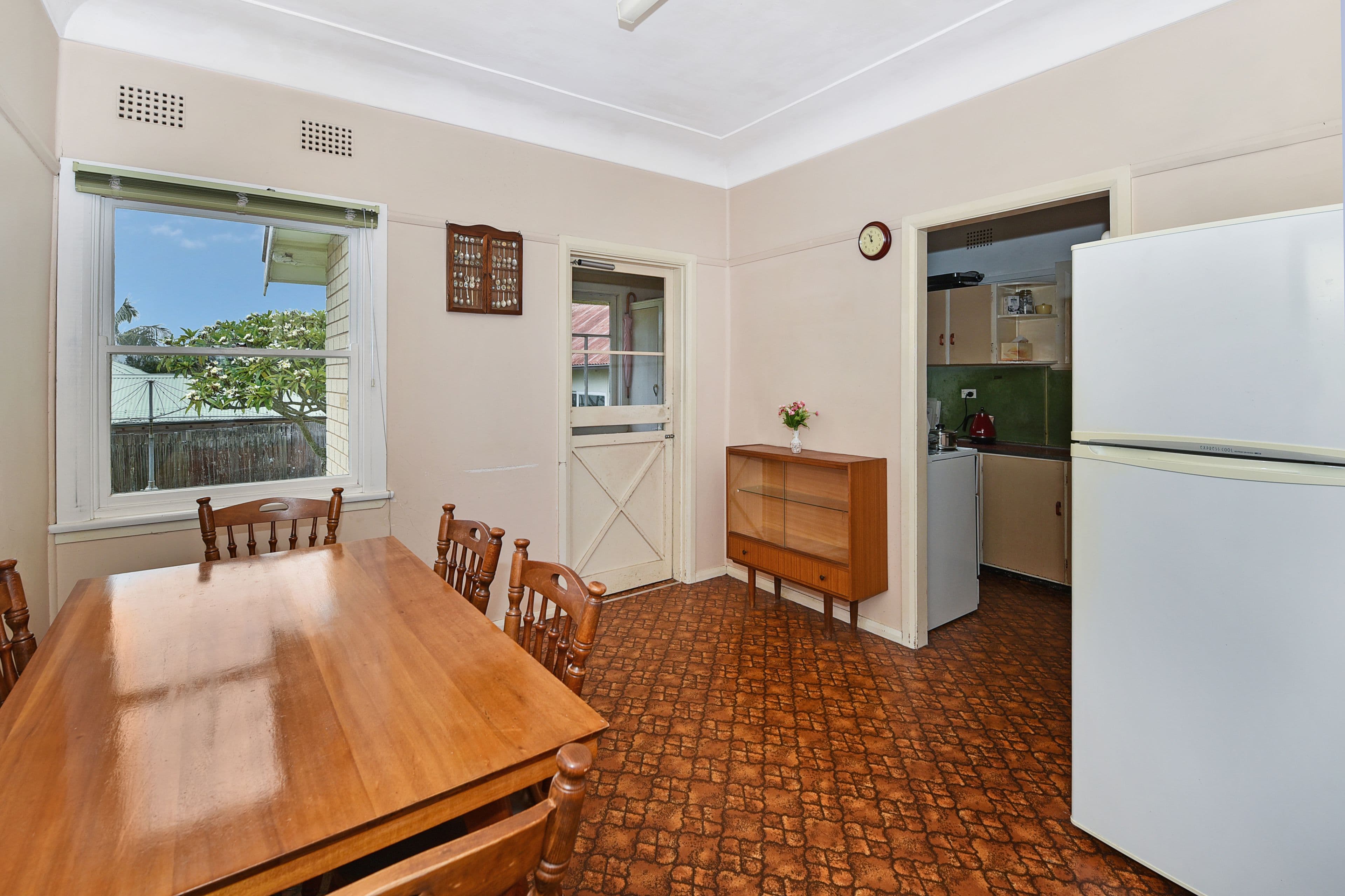 17 Eulalia Avenue, Point Frederick - Thumbnail 3