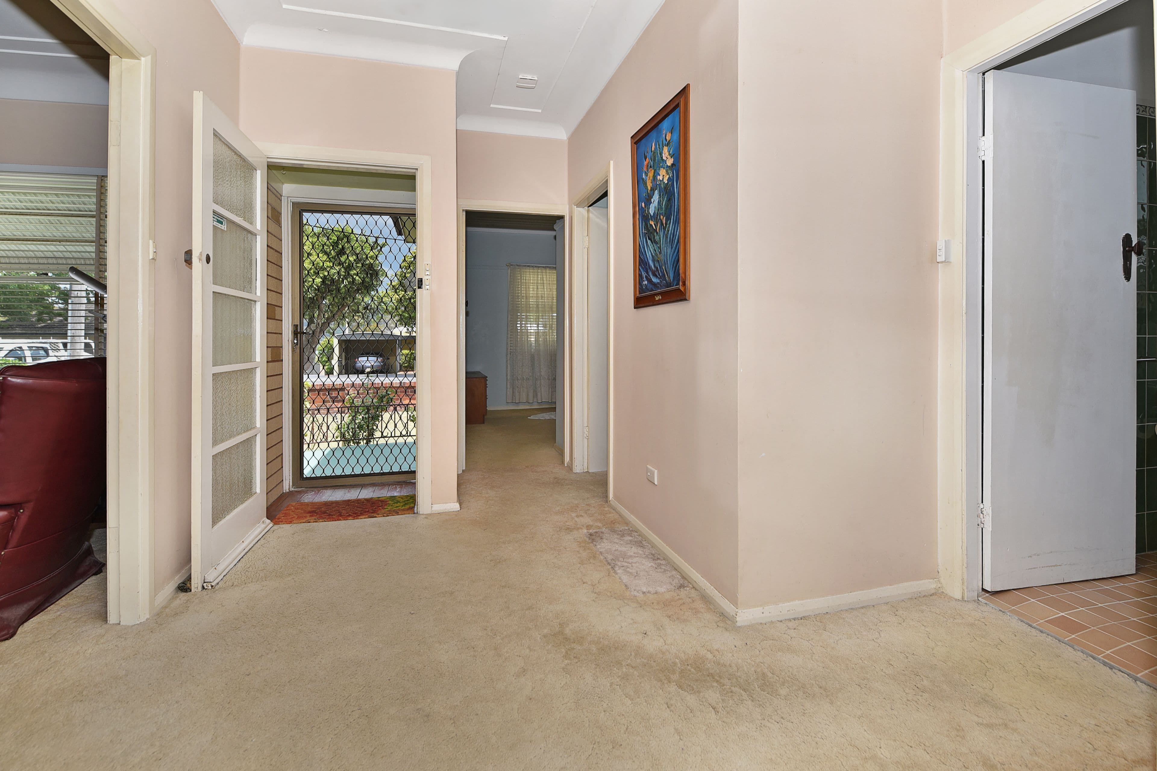 17 Eulalia Avenue, Point Frederick - Thumbnail 4