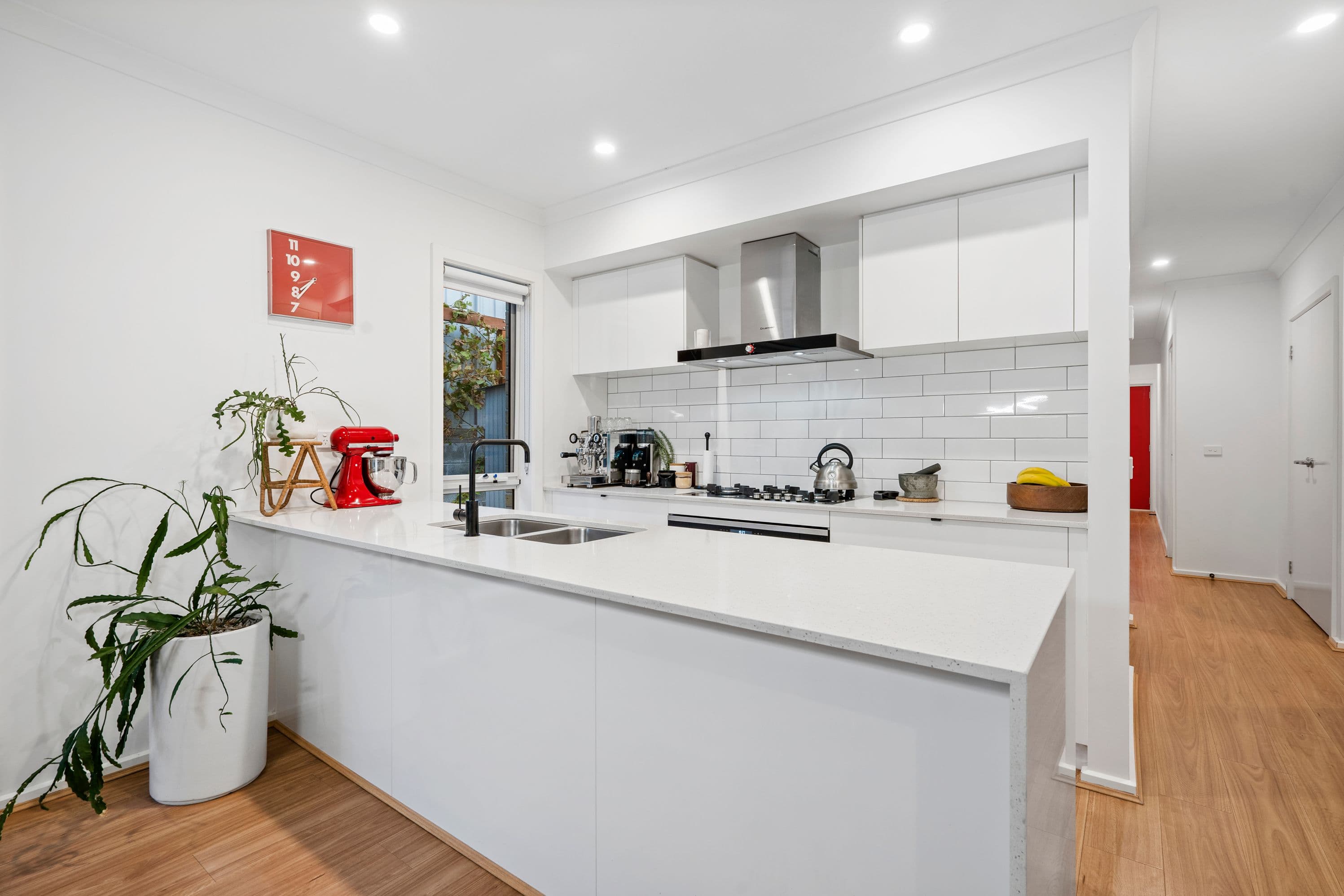 16 Witchazel Drive, South Morang VIC 3752, South Morang - Thumbnail 3