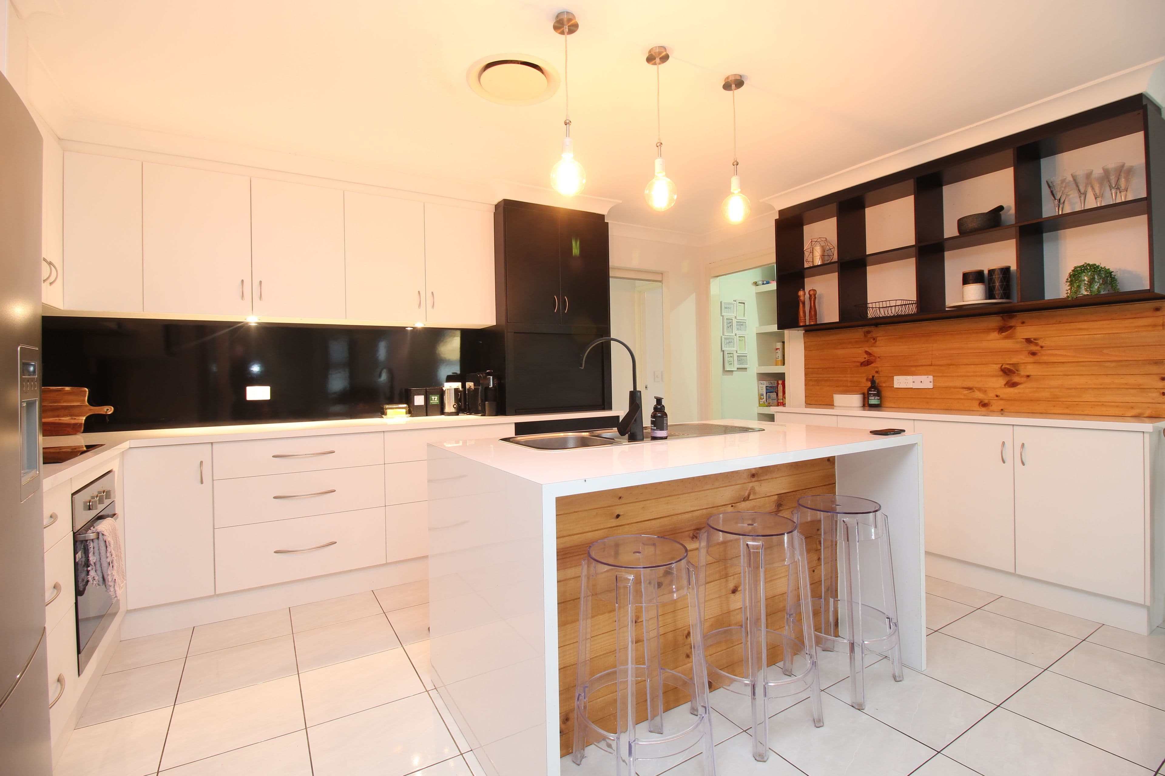 205/220 The Esplanade, Burleigh Heads QLD 4220, Burleigh Heads - Thumbnail 2