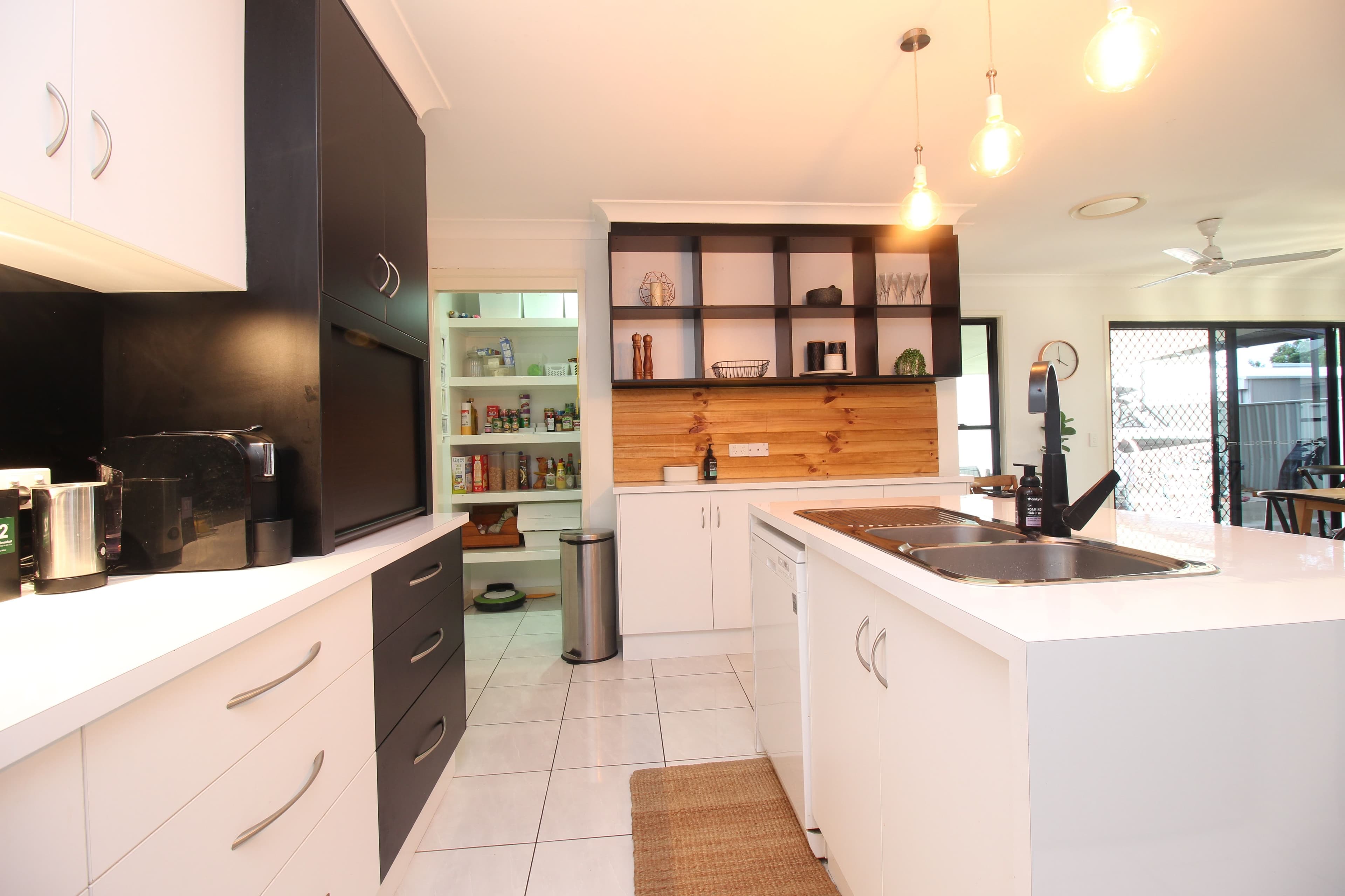 205/220 The Esplanade, Burleigh Heads QLD 4220, Burleigh Heads - Thumbnail 3