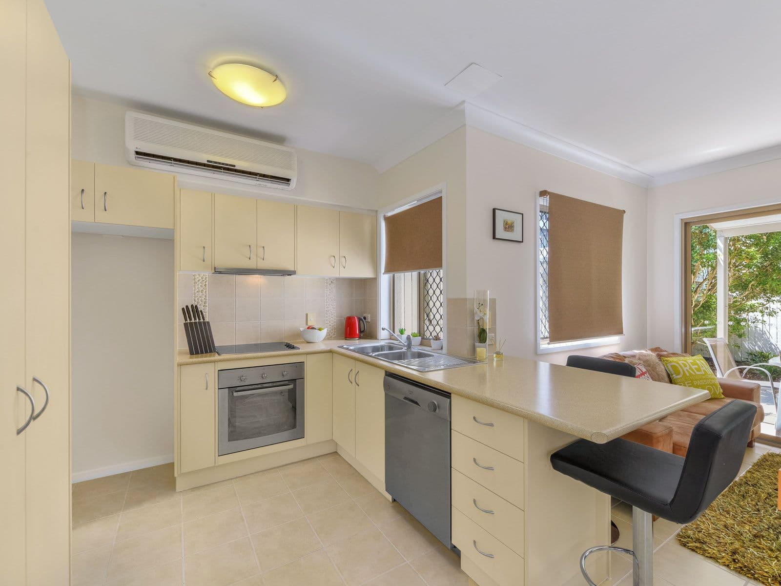 572 Sherwood Road, Sherwood QLD 4075, Sherwood - Thumbnail 3