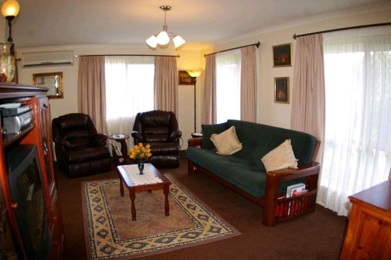 18 Linthaven Drive, ROTHWELL QLD 4022, Rothwell - Thumbnail 2
