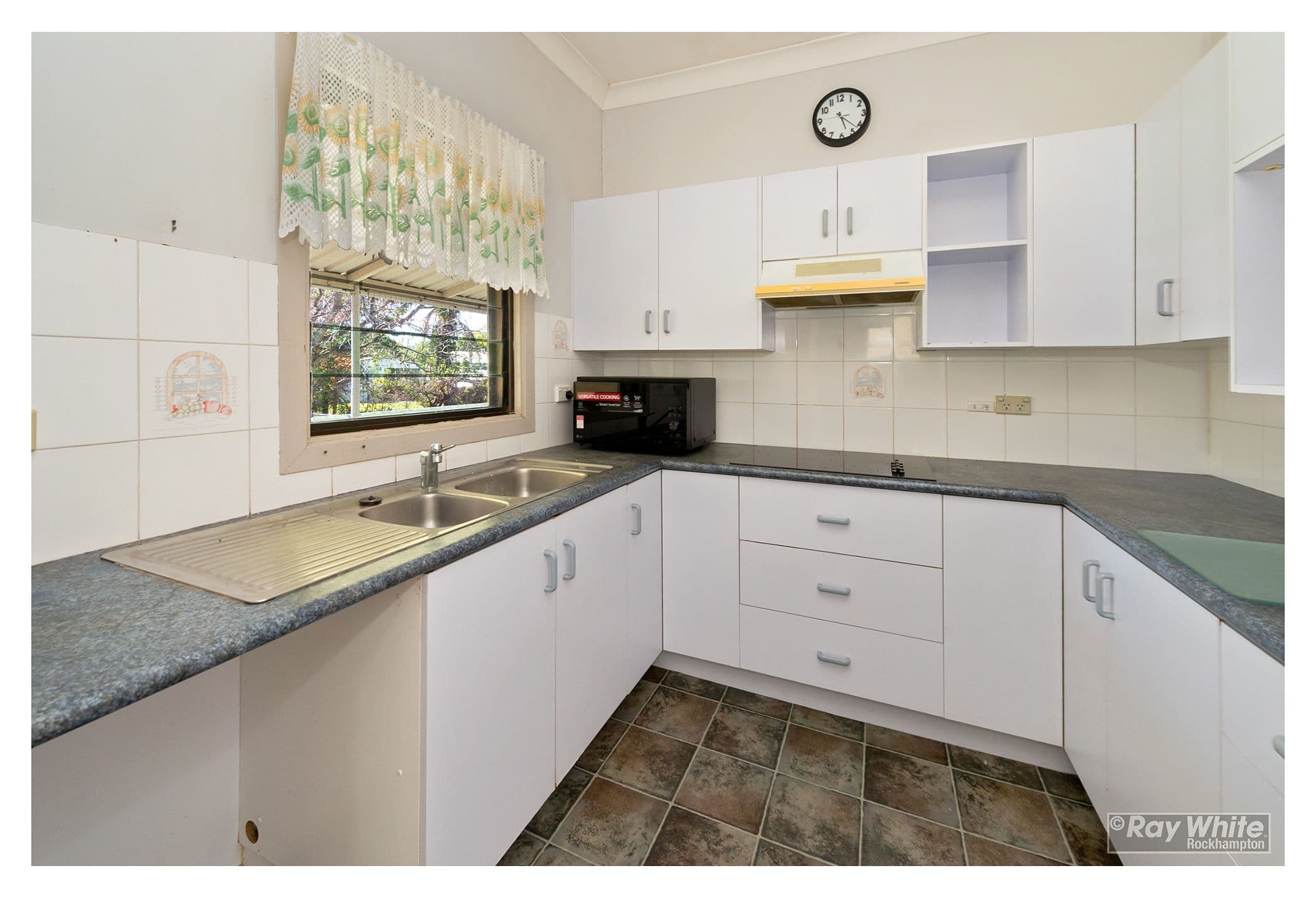 17 Cowap Street, Park Avenue QLD 4701, Park Avenue - Thumbnail 3