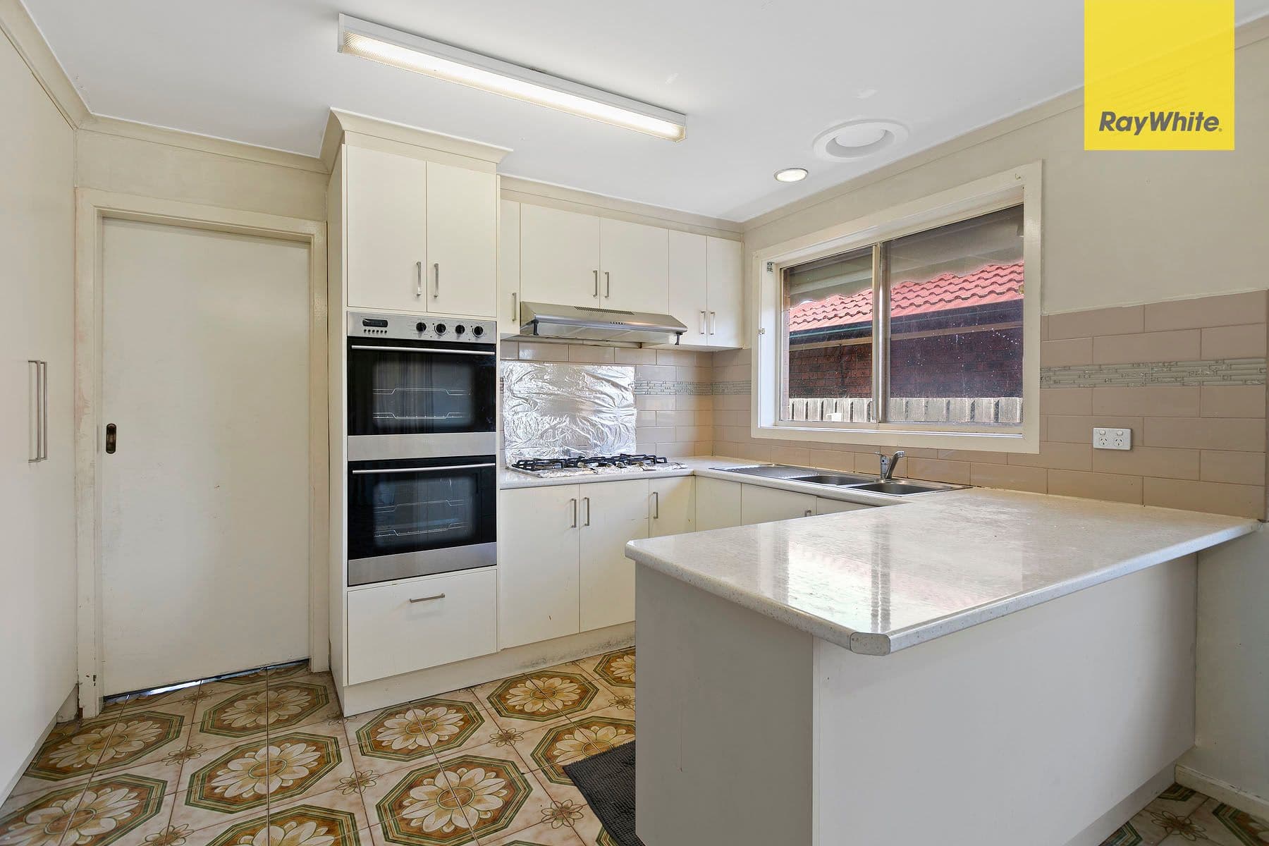12 Revell Crescent, St Albans VIC 3021, St Albans - Thumbnail 4