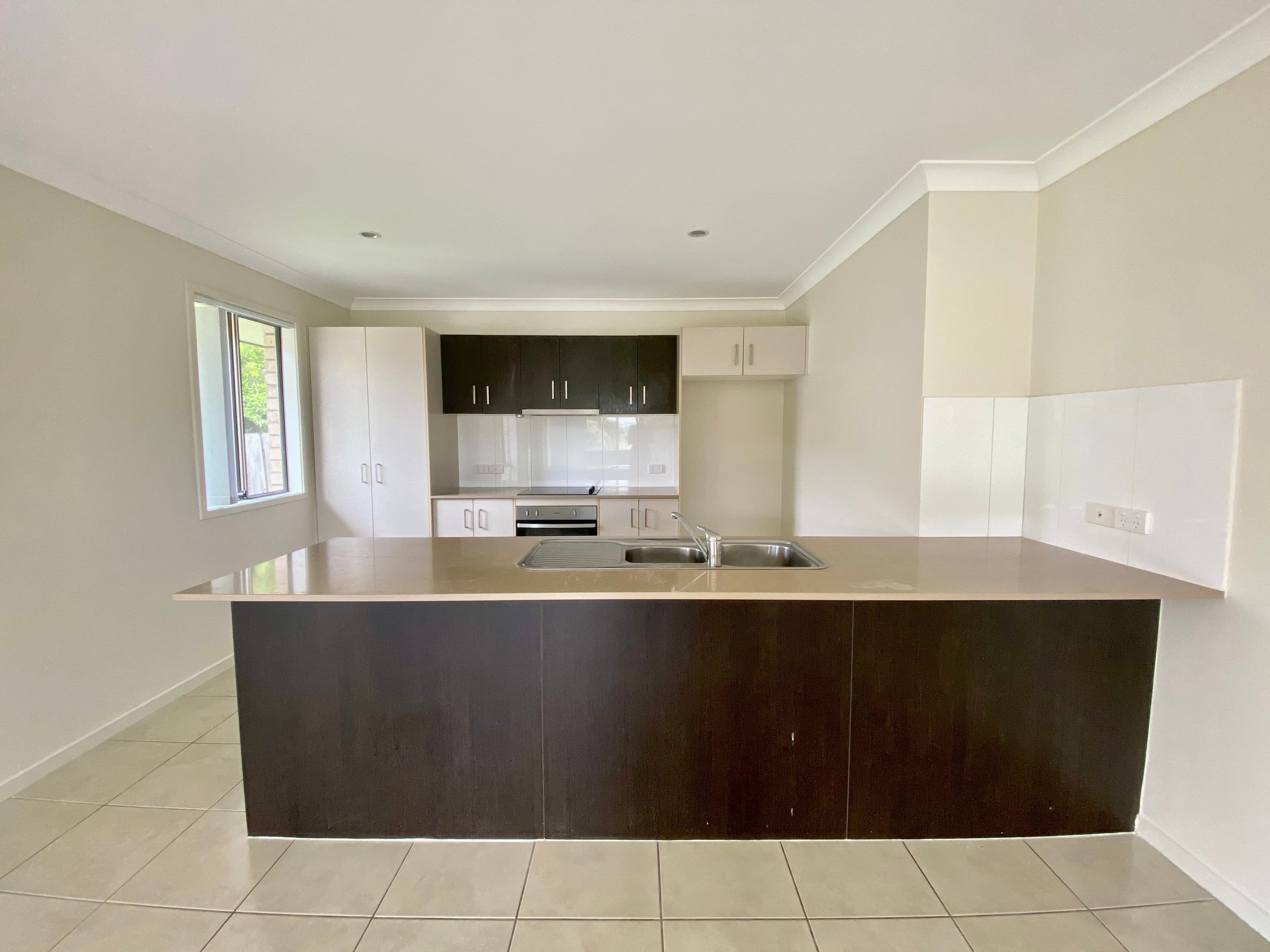 7 Zanow Street, North Booval QLD 4304, North Booval - Thumbnail 3
