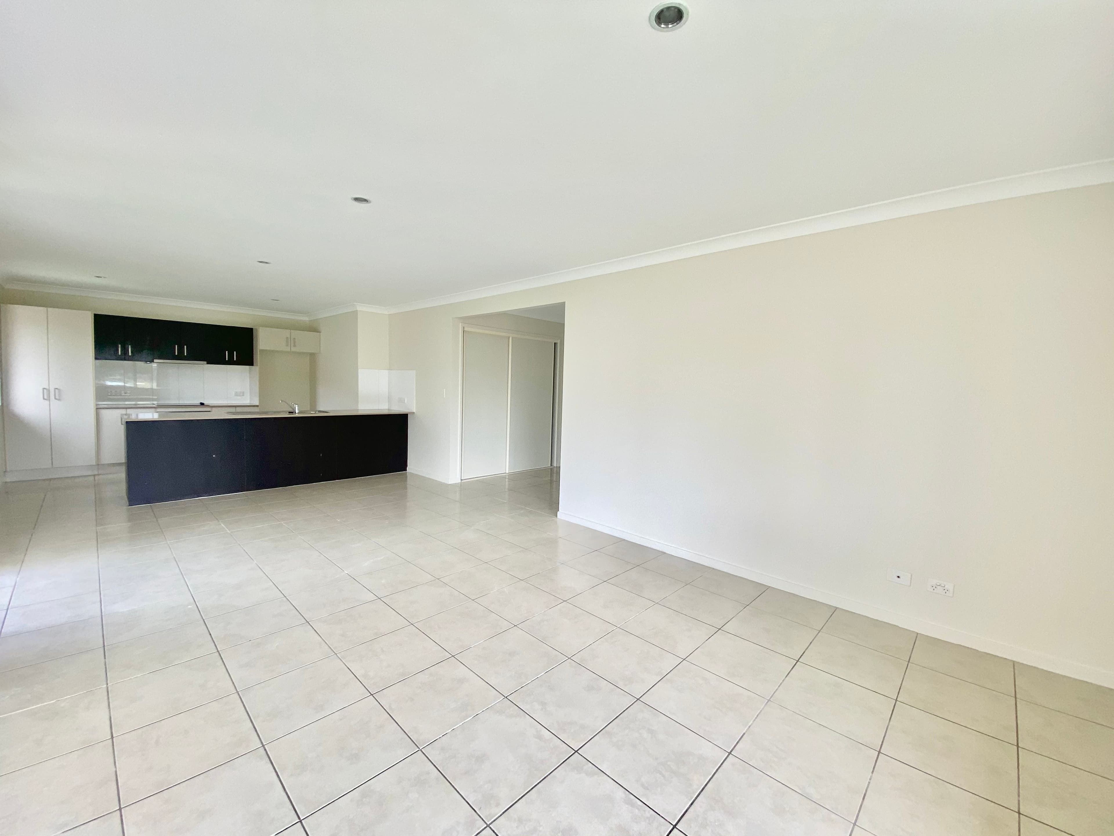 7 Zanow Street, North Booval QLD 4304, North Booval - Thumbnail 4