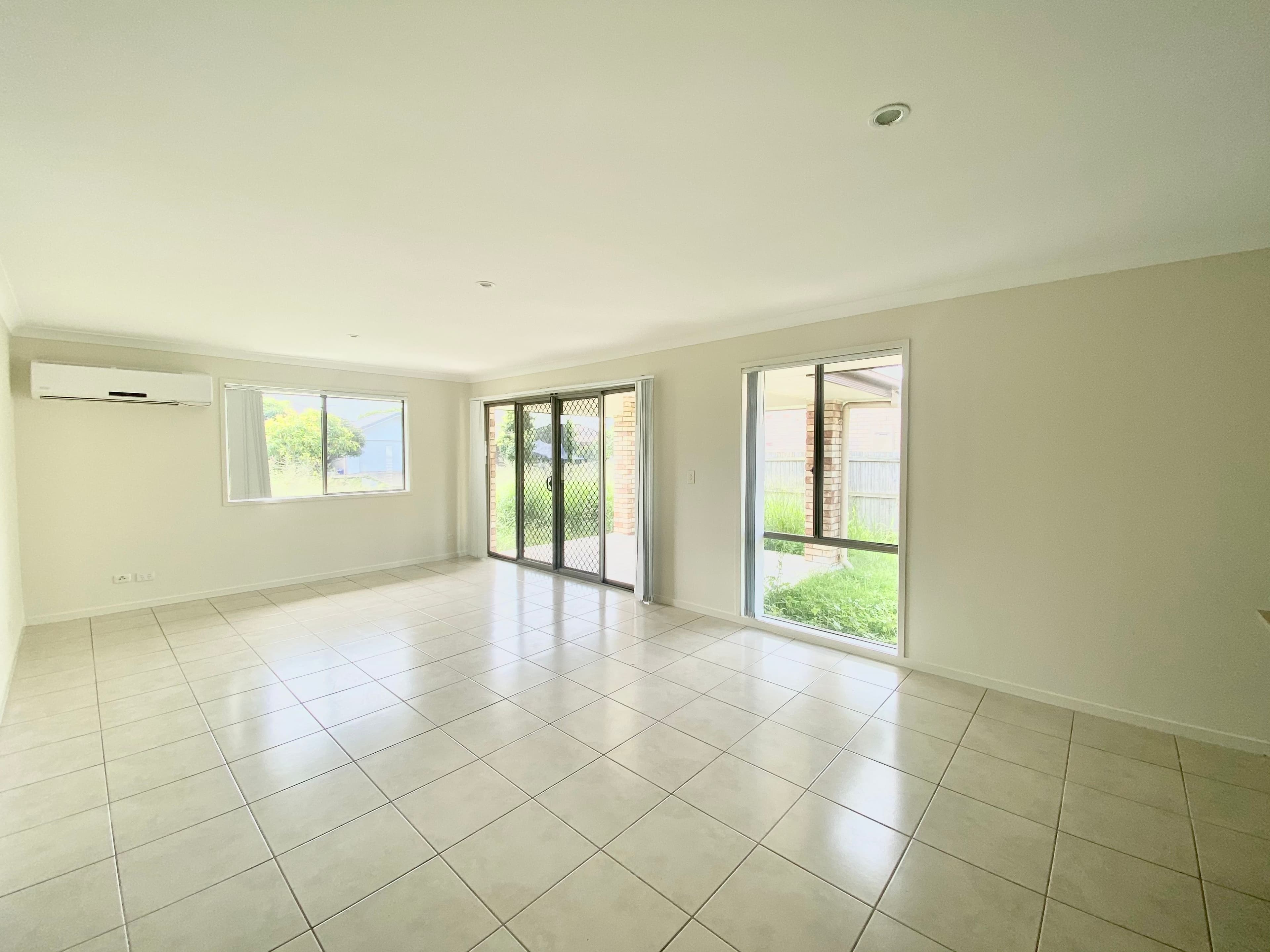 7 Zanow Street, North Booval QLD 4304, North Booval - Thumbnail 5