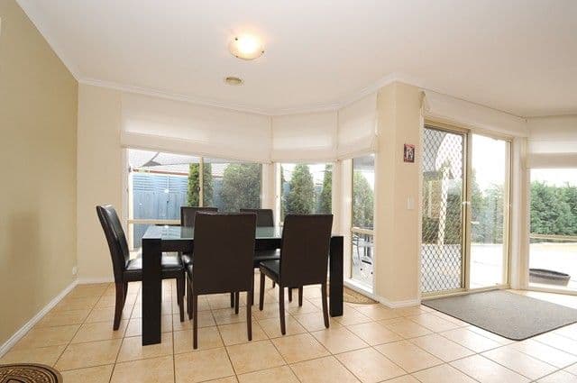 9 Diamond Drive, WERRIBEE VIC 3030, Werribee - Thumbnail 5
