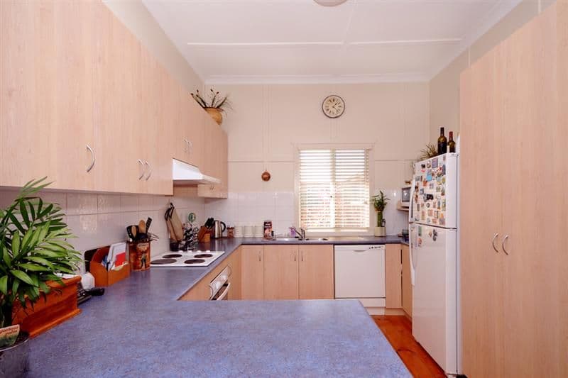 332 Hume Street, TOOWOOMBA QLD 4350, Toowoomba - Thumbnail 4