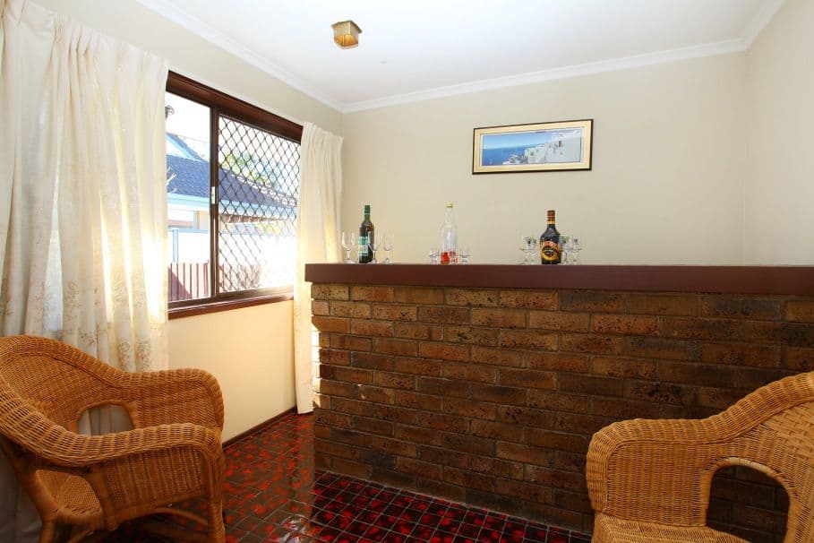 15 Peter Parade, MERMAID WATERS QLD 4218, Mermaid Waters - Thumbnail 5