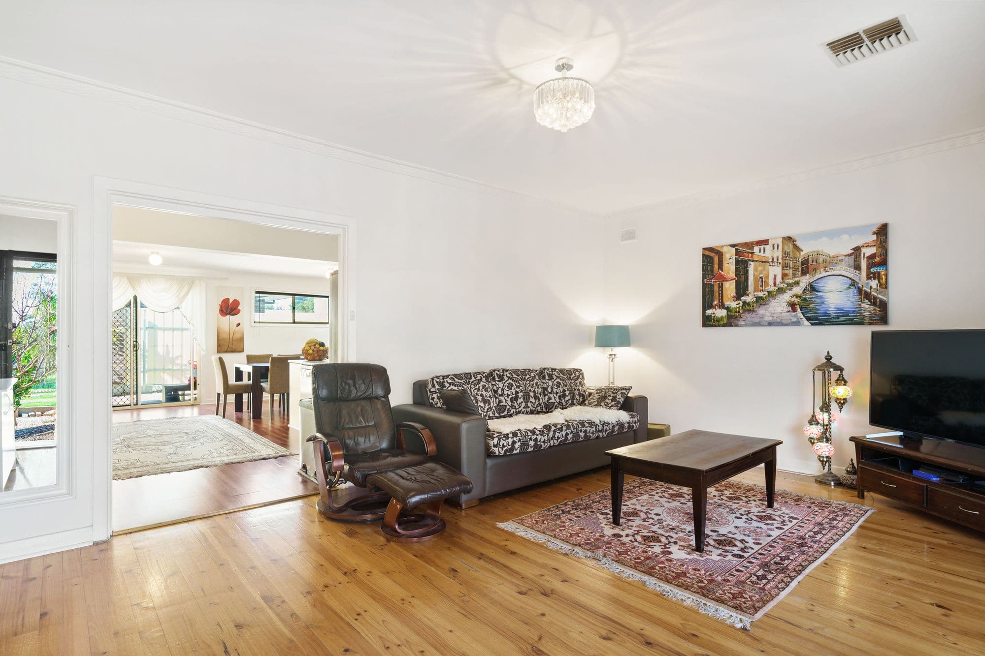 30A Lindsay Avenue, Valley View SA 5093, Valley View - Thumbnail 2
