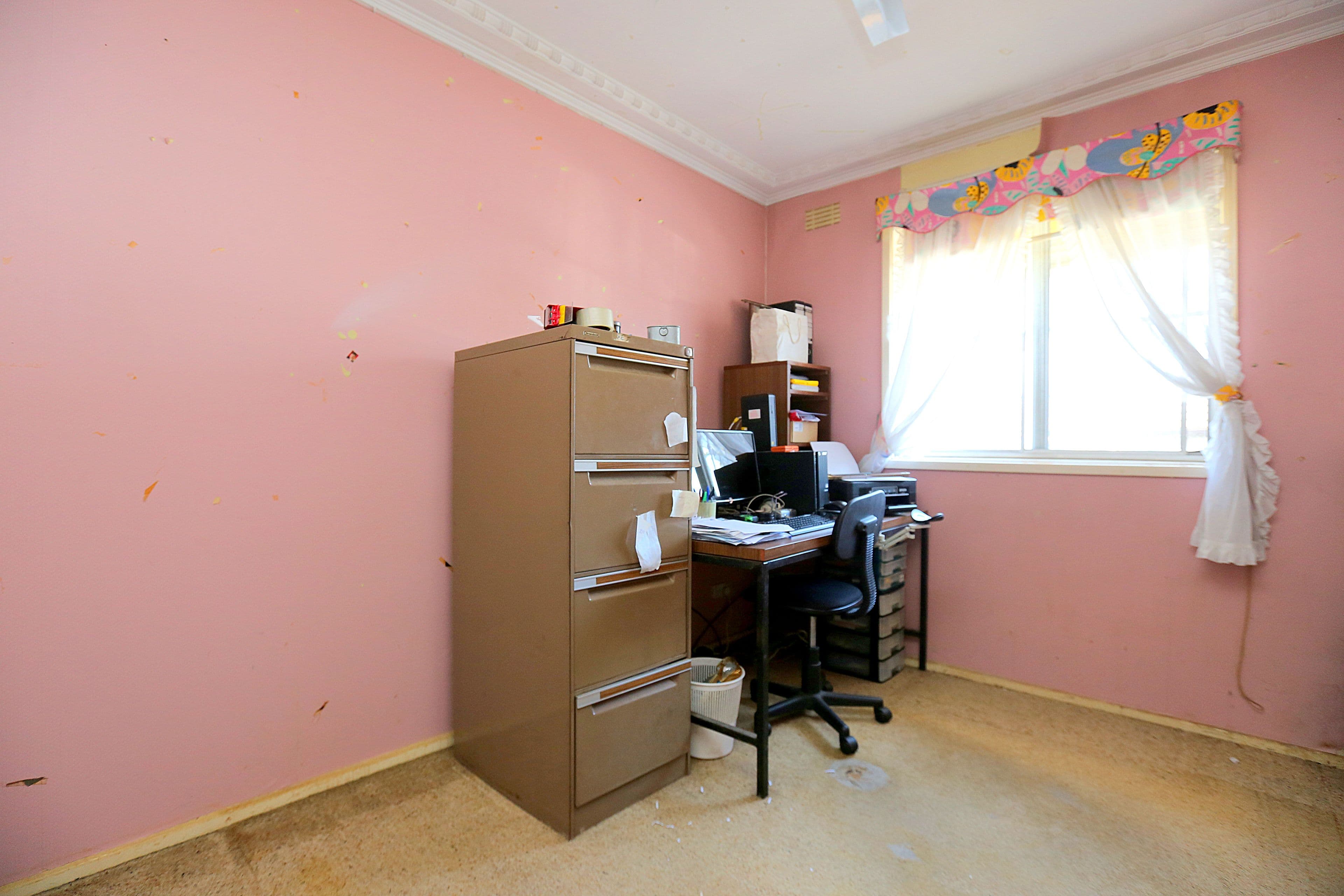 72 Wendy Avenue, Georges Hall - Thumbnail 4