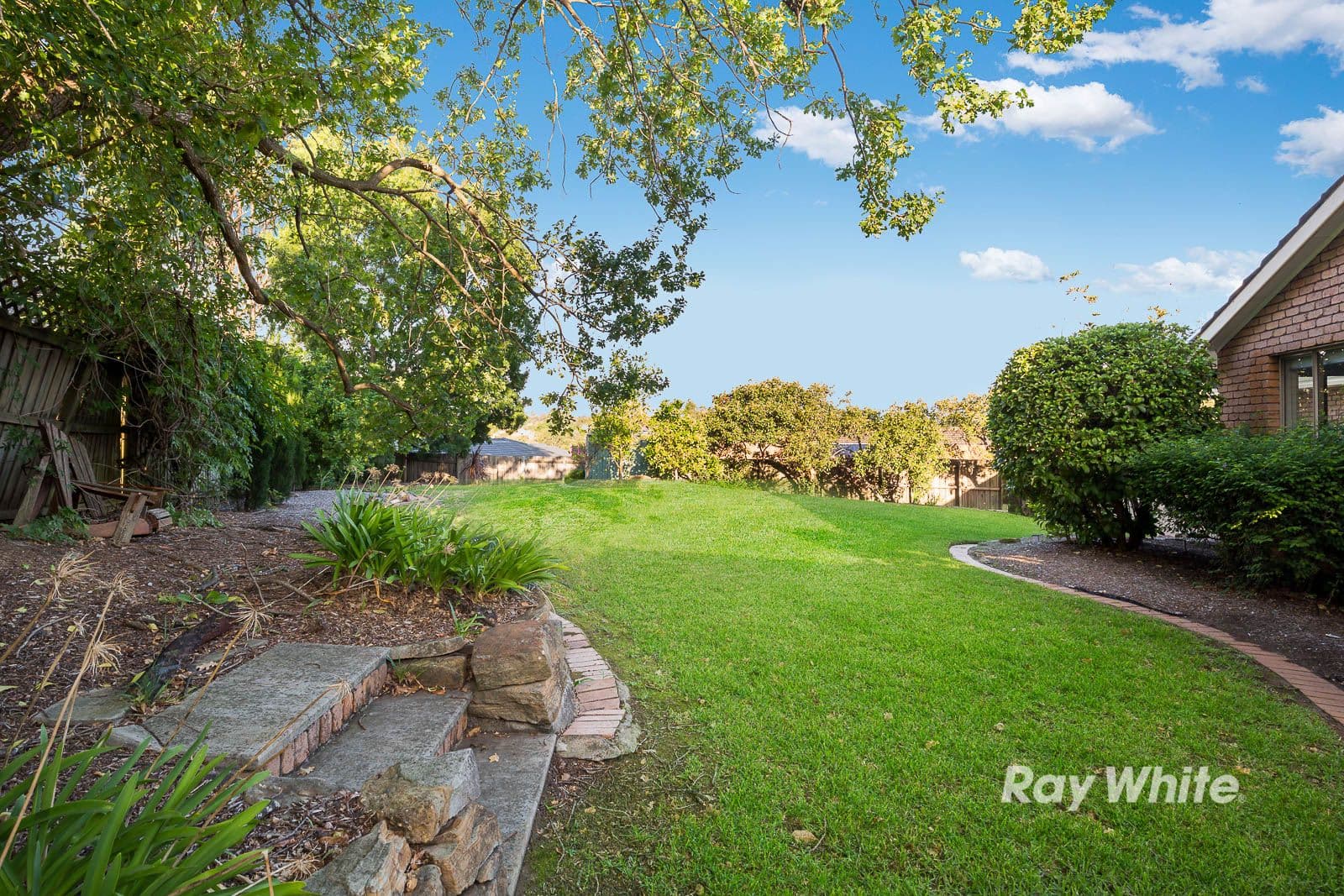21 Carinda Drive, Glenhaven - Thumbnail 2