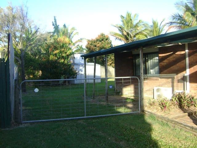 82 Beaconsfield Road, BEACONSFIELD QLD 4740, Beaconsfield - Thumbnail 5