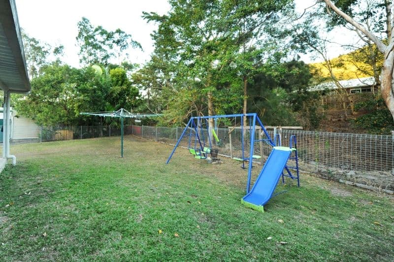 12 Esk Terrace, CANNONVALE QLD 4802, Cannonvale - Thumbnail 2