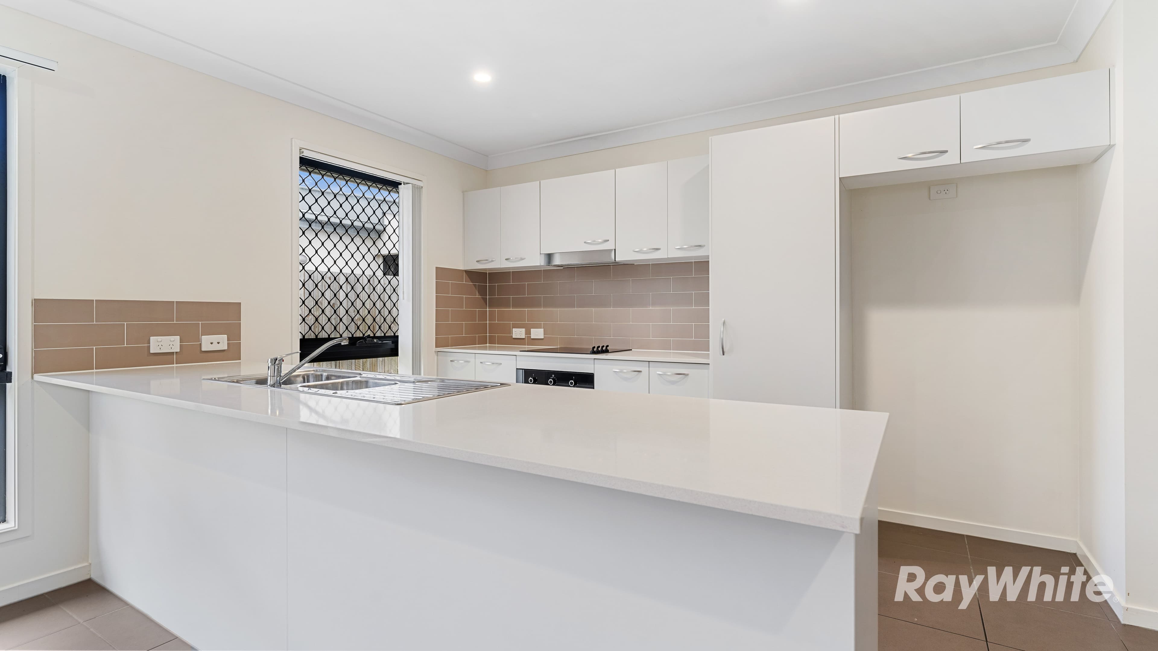 14 Frederick Place, Park Ridge QLD 4125, Park Ridge - Thumbnail 4