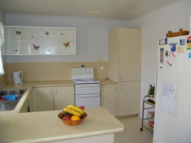 27 Dalton Street, CLINTON QLD 4680, Clinton - Thumbnail 2