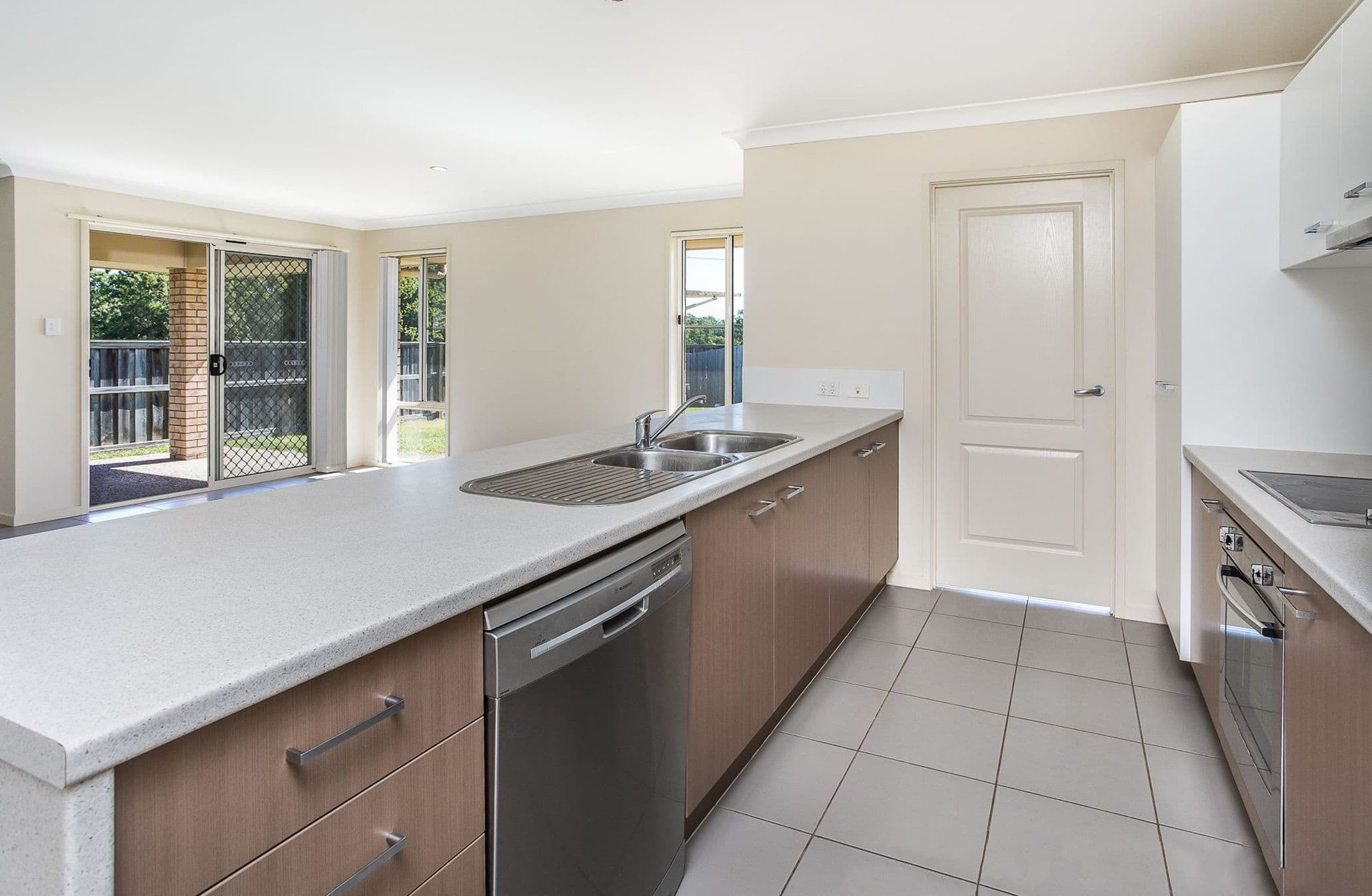 10 Highside Court, Morayfield QLD 4506, Morayfield - Thumbnail 4