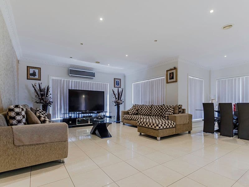 25 Colchester Circuit, Roxburgh Park VIC 3064, Roxburgh Park - Thumbnail 6
