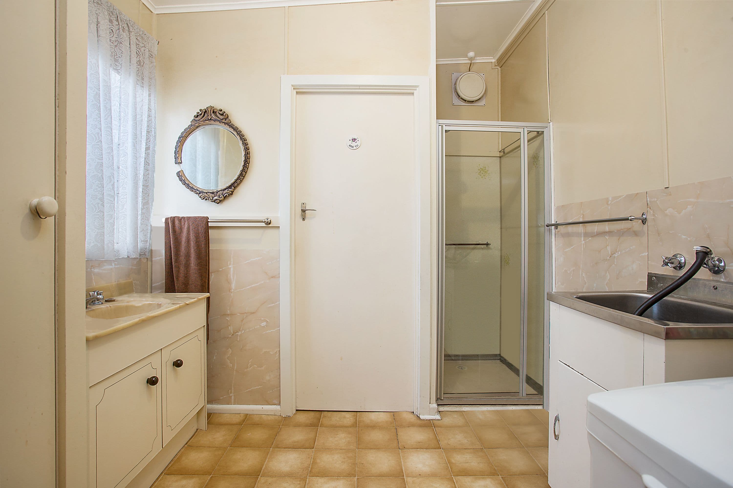 29 Parrott Street, Cobden VIC 3266, Cobden - Thumbnail 5