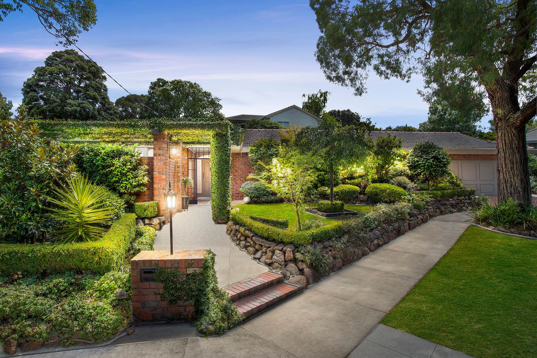 13 Genoa Court, Mount Waverley VIC 3149, Mount Waverley - Image 1