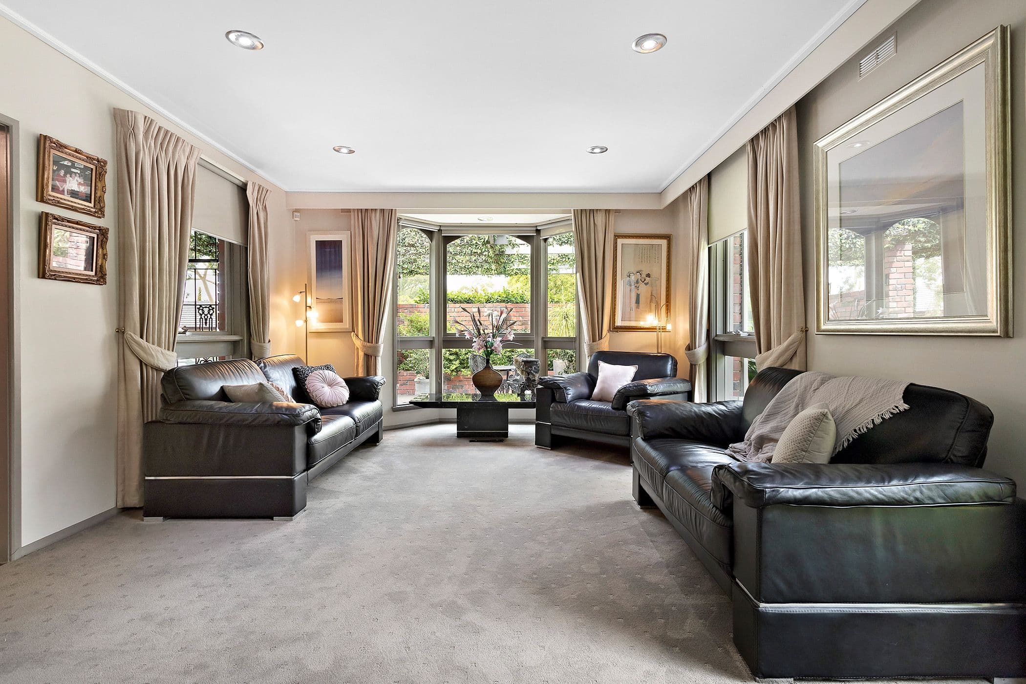 13 Genoa Court, Mount Waverley VIC 3149, Mount Waverley - Thumbnail 2