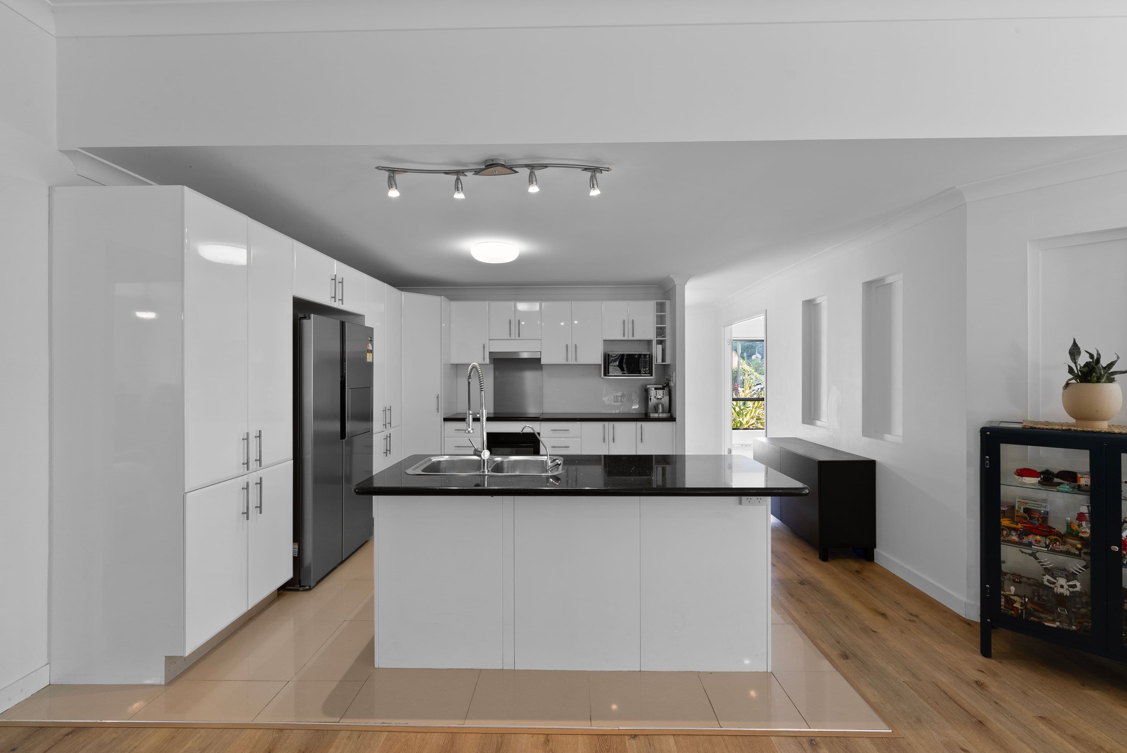 10 Amanu Crescent, Pacific Pines QLD 4211, Pacific Pines - Thumbnail 6