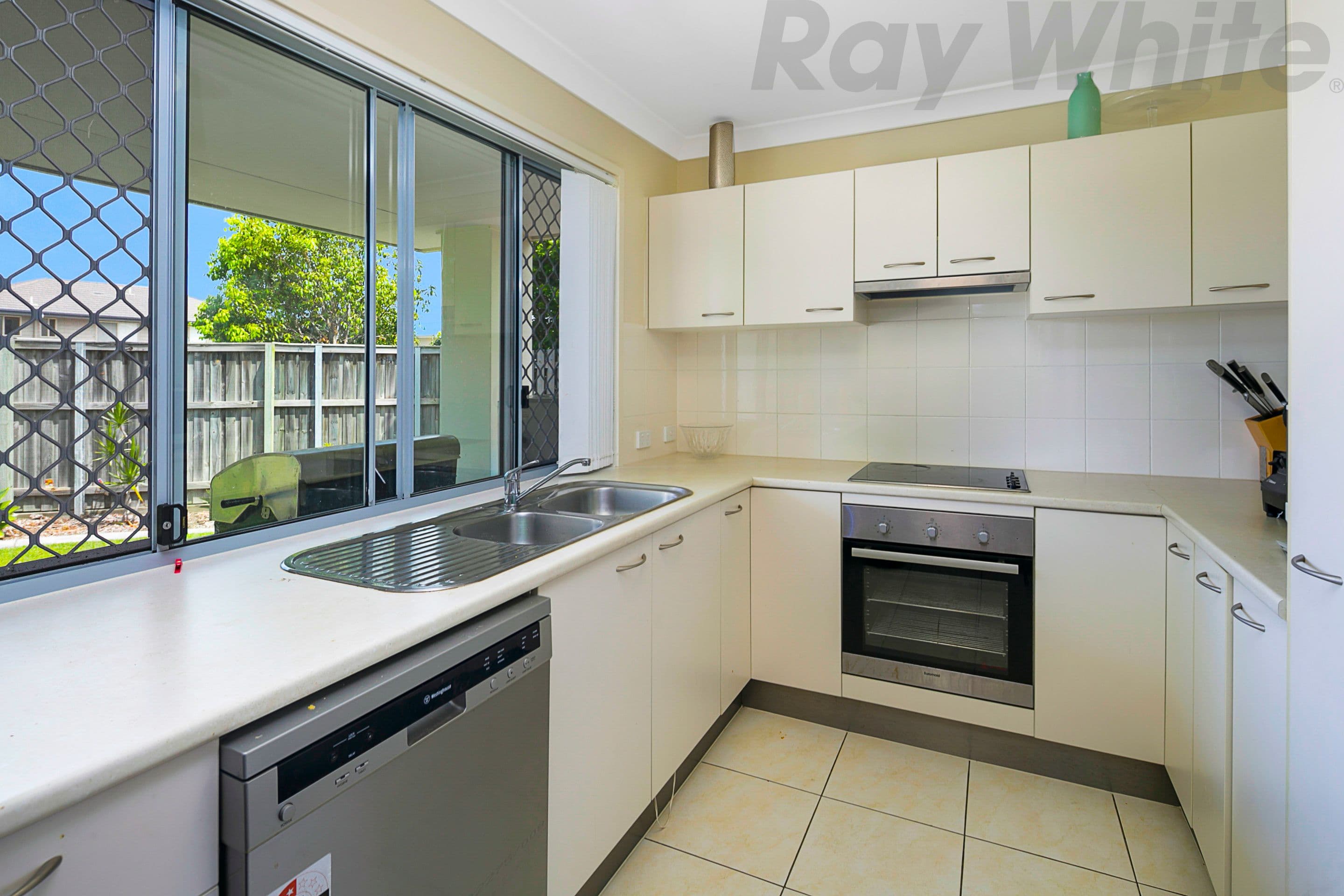 110 Lexey Crescent, Wakerley QLD 4154, Wakerley - Thumbnail 5