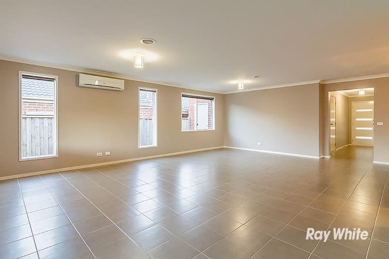 40 Flash Dan Drive, Cranbourne East VIC 3977, Cranbourne East - Thumbnail 2