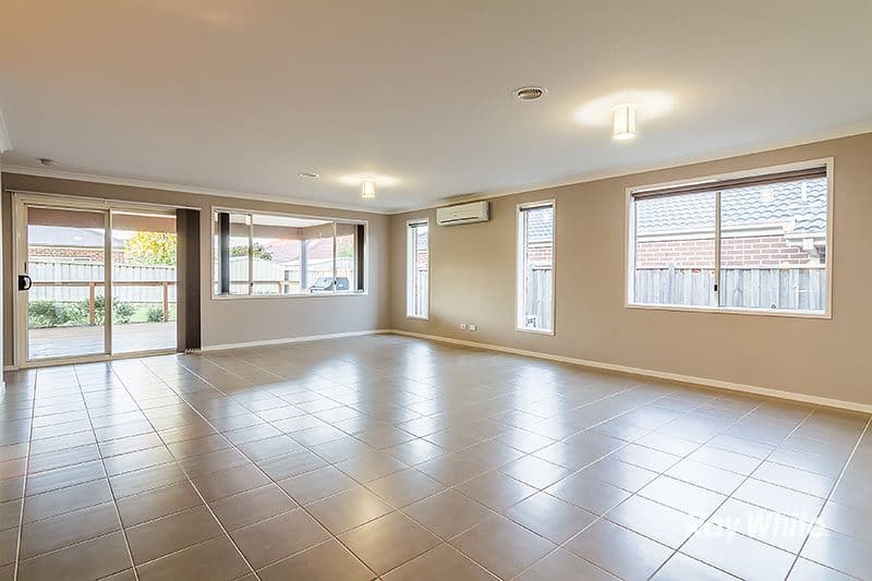 40 Flash Dan Drive, Cranbourne East VIC 3977, Cranbourne East - Thumbnail 3
