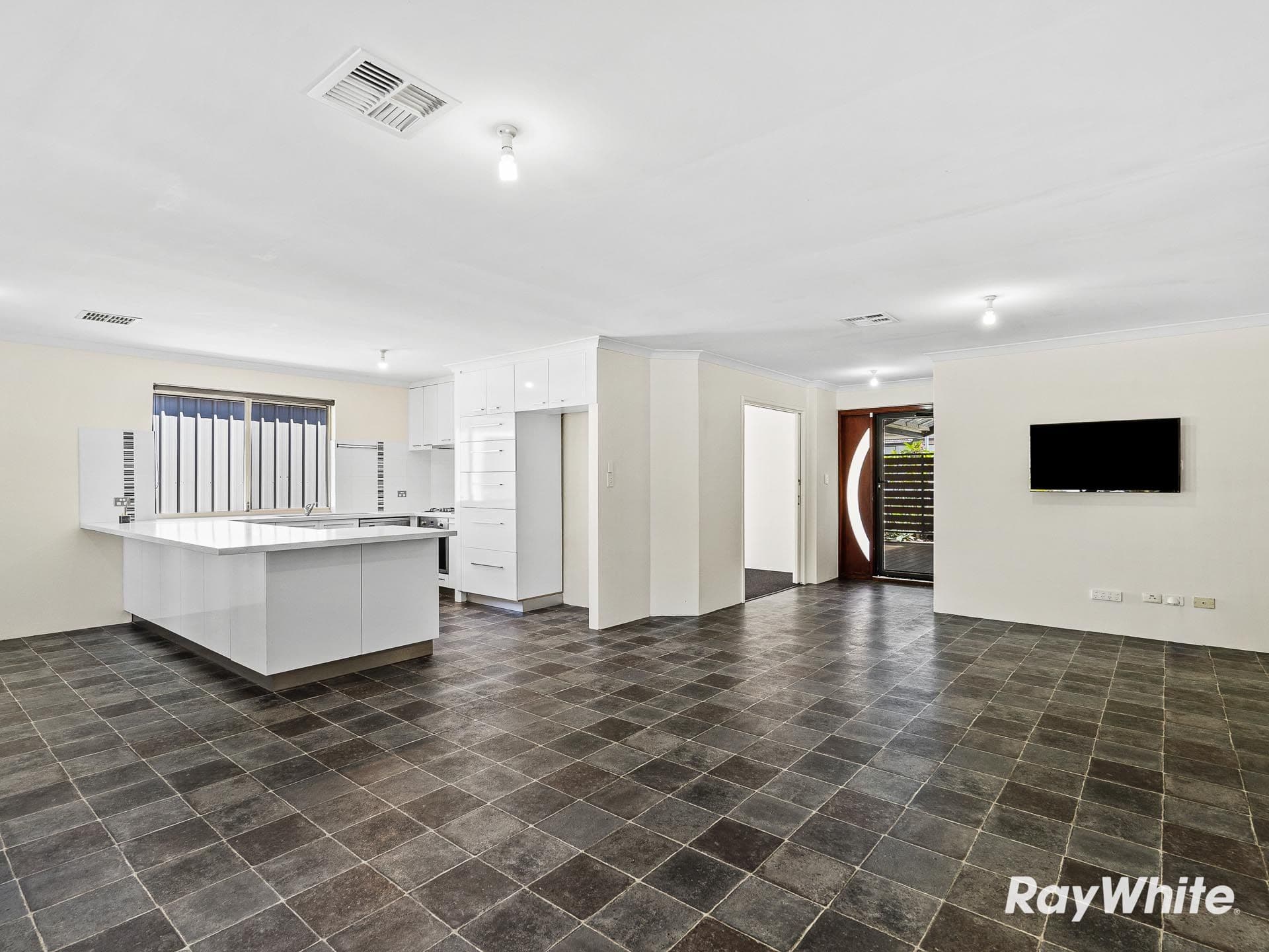 80 Templetonia Promenade, Halls Head WA 6210, Halls Head - Thumbnail 5