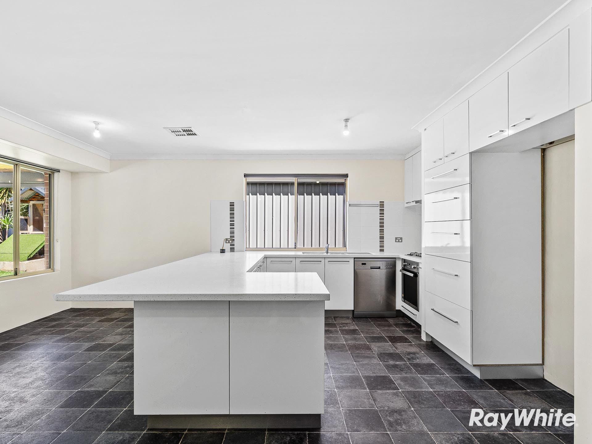 80 Templetonia Promenade, Halls Head WA 6210, Halls Head - Thumbnail 7
